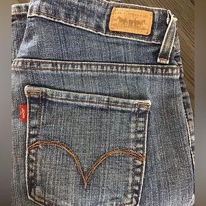 Levi’s Mid Rise Skinny Jean